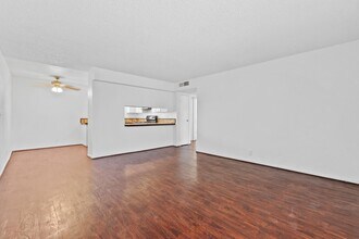 24 Rose Cir in North Las Vegas, NV - Building Photo - Building Photo
