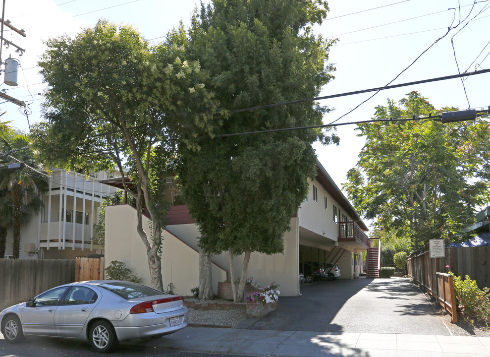 271-281 Curtner Ave in Palo Alto, CA - Building Photo