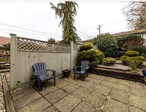 274 5th St E in North Vancouver, BC - Building Photo - Building Photo