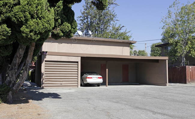 1258 Woodbury Ct in Upland, CA - Foto de edificio - Building Photo