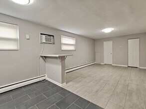 7108 Oxford Ave in Philadelphia, PA - Building Photo - Building Photo