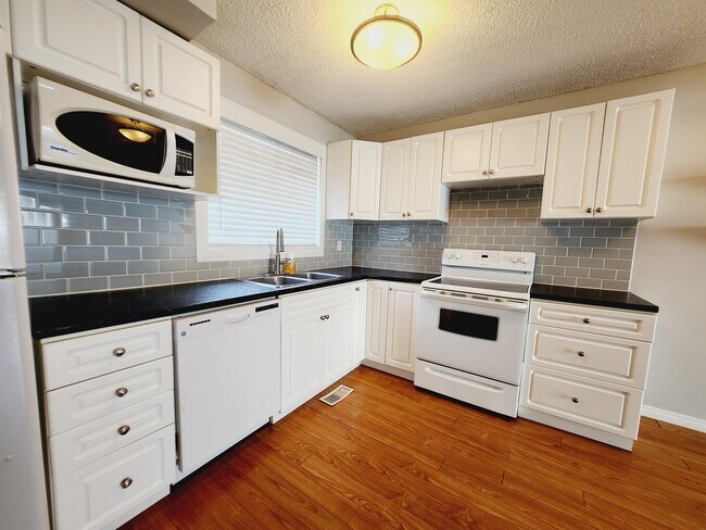 property at 5555-144A 144a Ave NW