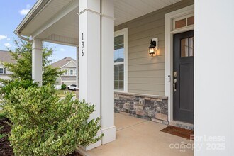 196 Longleaf Dr in Mooresville, NC - Foto de edificio - Building Photo