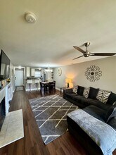 226 Edgewater Ln in West Columbia, SC - Foto de edificio - Building Photo