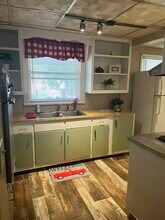 402 S Memorial Dr, Unit 3 Built in Bookcases in Appleton, WI - Building Photo - Building Photo