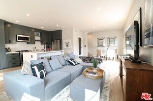 1253 S Plymouth Blvd in Los Angeles, CA - Building Photo