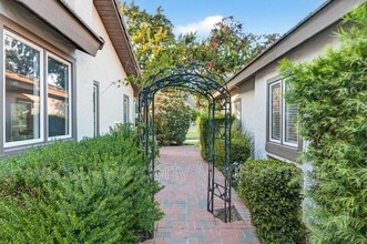 38285 Oaktree Loop in Murrieta, CA - Building Photo - Building Photo