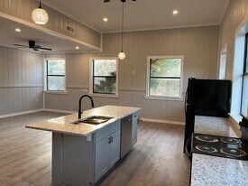 3505 Lone Man Mountain Rd in Wimberley, TX - Building Photo