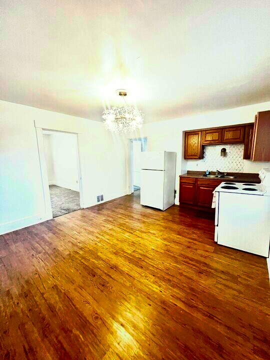 121 Sumner Ave, Unit Apartment 2 in Pittsburgh, PA - Building Photo