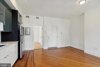 4815 Chester Ave in Philadelphia, PA - Building Photo - Building Photo