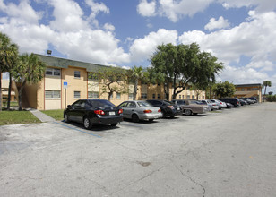 Miami Gardens Apartments in Miami Gardens, FL - Building Photo - Building Photo