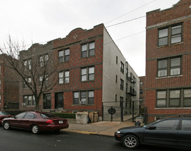 338 Starr St in Brooklyn, NY - Building Photo - Building Photo