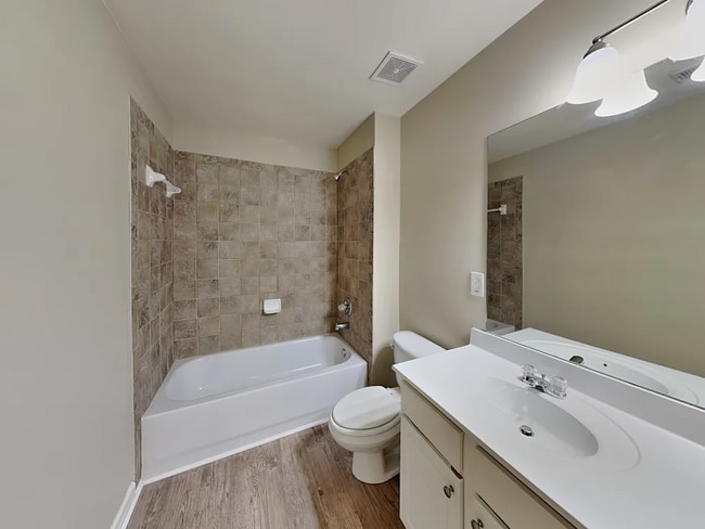 property at 2095 Somerset Pl SE