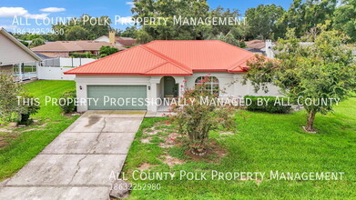 3614 Hileman Dr N in Lakeland, FL - Foto de edificio - Building Photo