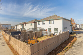 Strathcona Mews in Sherwood Park, AB - Building Photo - Building Photo