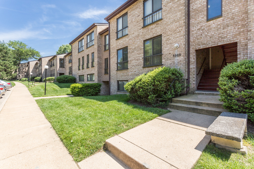 Brinkley Manor Apartments in Temple Hills, MD
