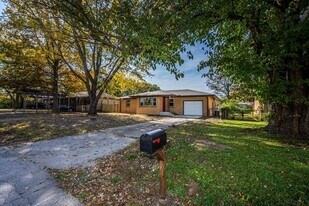 809 N Ross Ave in Dewey, OK - Building Photo