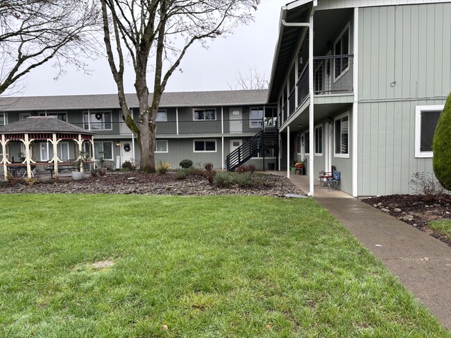 Garland Way Apartments in Salem, OR - Building Photo - Building Photo