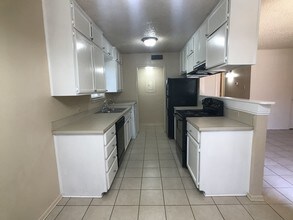 616 Race St in Crowley, TX - Building Photo - Building Photo