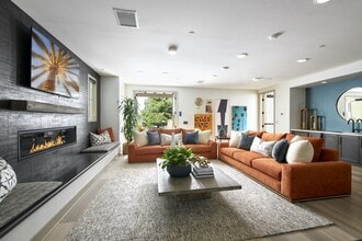 Lincoln Village Apartment Homes in Riverside, CA - Foto de edificio - Building Photo