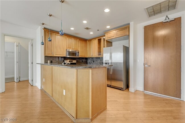 8255 S Las Vegas Blvd in Las Vegas, NV - Building Photo - Building Photo