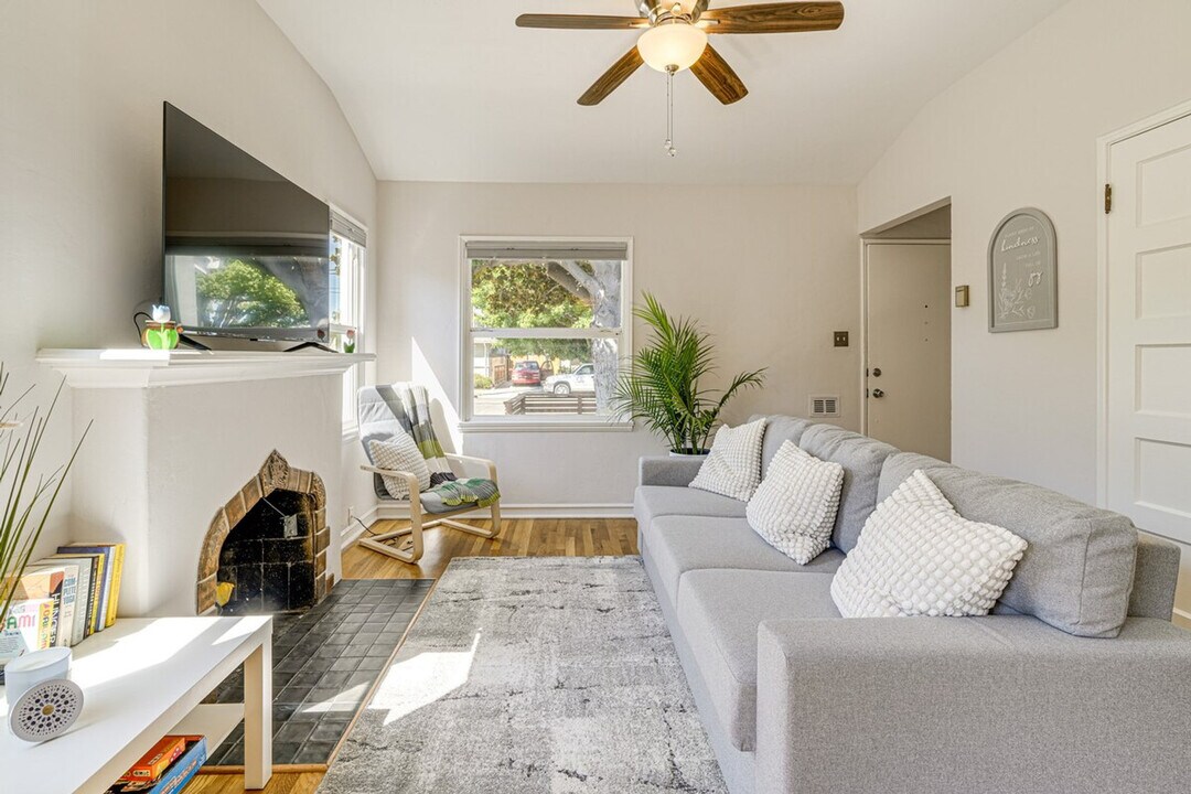972 S 8th St in San Jose, CA - Building Photo