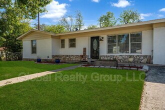 189 National Blvd in Universal City, TX - Building Photo - Building Photo