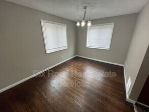 4988 Mt Alverno Rd in Cincinnati, OH - Building Photo - Building Photo