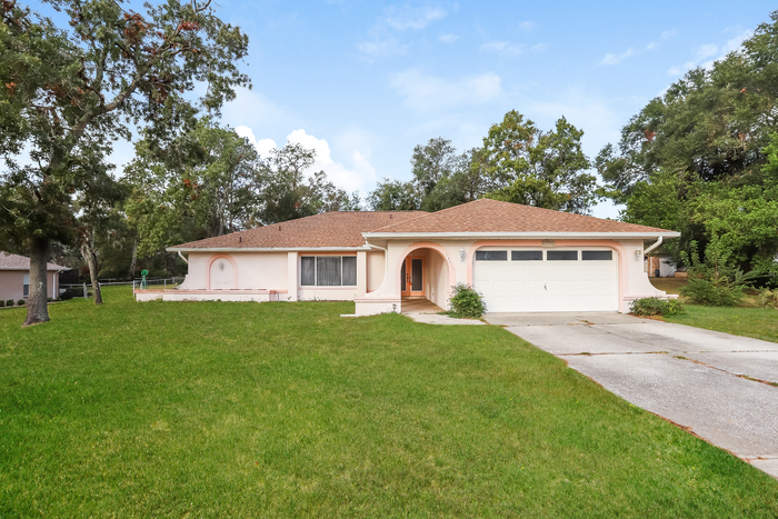 13411 Whitmarsh St in Spring Hill, FL - Building Photo