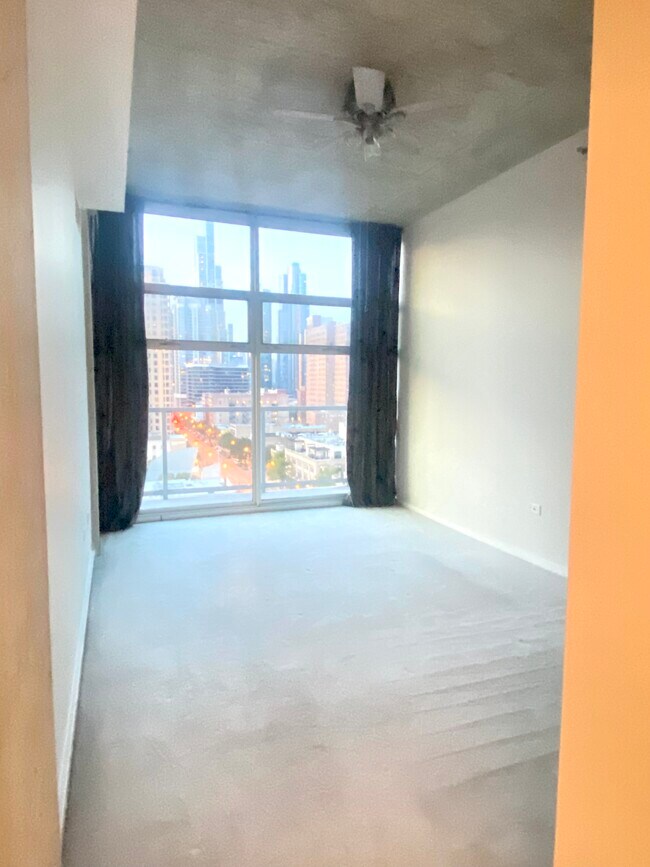 property at 1620 S Michigan Ave