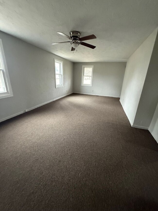 14400 W Wayne St in Daleville, IN - Building Photo - Building Photo