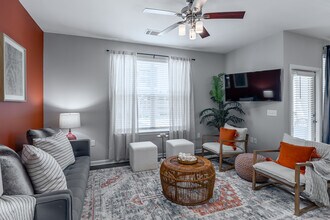 Watermark at Steele Crossing Luxury Apartments in Fayetteville, AR - Building Photo - Interior Photo