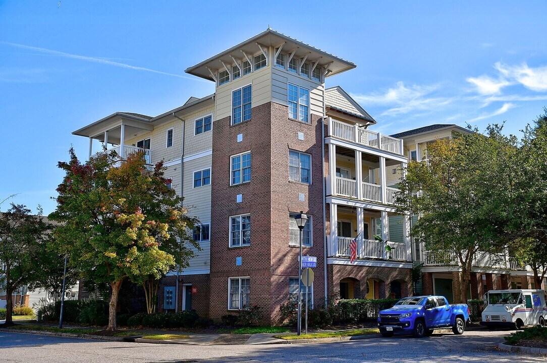 8264 N View Blvd in Norfolk, VA - Building Photo
