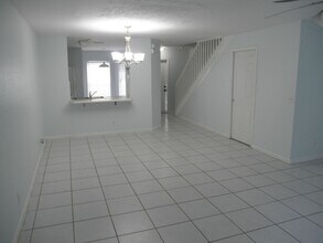 878 Summit Lake Dr in West Palm Beach, FL - Building Photo - Building Photo