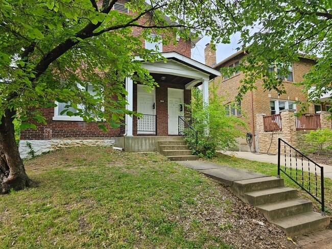 7204 Tulane Ave in University City, MO - Building Photo - Building Photo