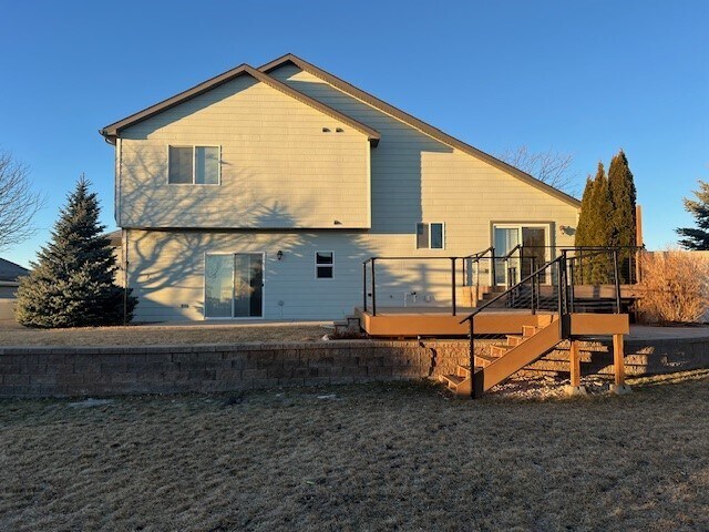 6814 Riviera Ct in Rapid City, SD - Foto de edificio - Building Photo