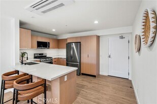 24836 Narbonne Ave in Lomita, CA - Building Photo