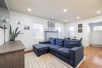 57 Island Pkwy in Island Park, NY - Building Photo - Building Photo