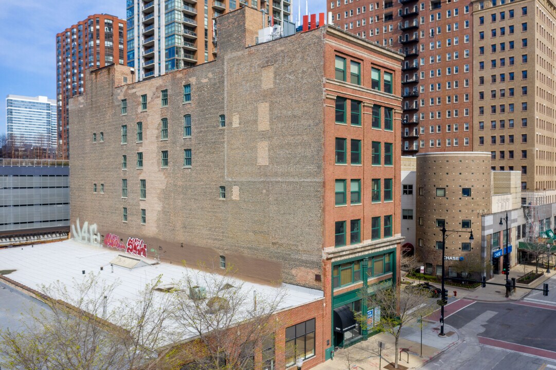 Fairbanks Lofts in Chicago, IL - Foto de edificio