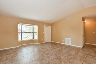 3645 E Powder Horn Rd in Titusville, FL - Foto de edificio - Building Photo