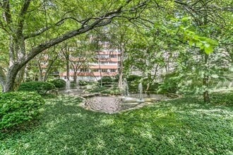 2525 Main St, Unit 204 in Kansas City, MO - Foto de edificio - Building Photo