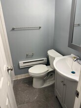 1713 H St NE, Unit 1713 H ST NE apt 3 in Washington, DC - Building Photo - Building Photo