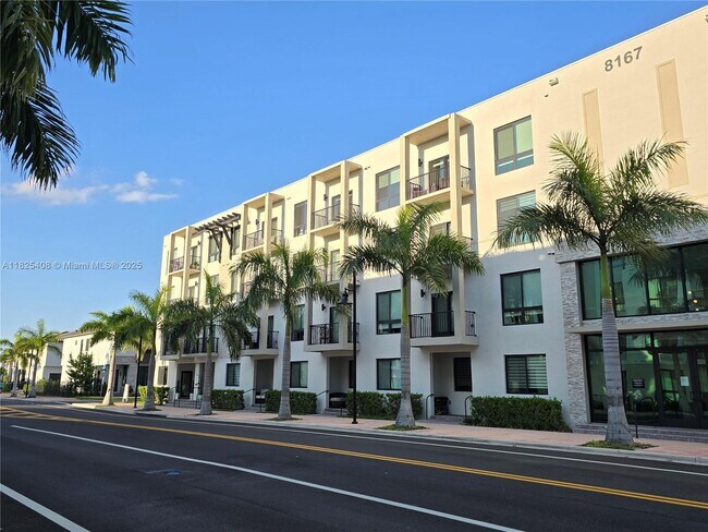 8167 NW 41st St in Doral, FL - Building Photo - Building Photo