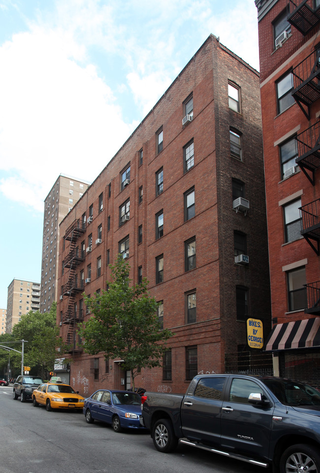 72 Avenue A in New York, NY - Building Photo - Building Photo