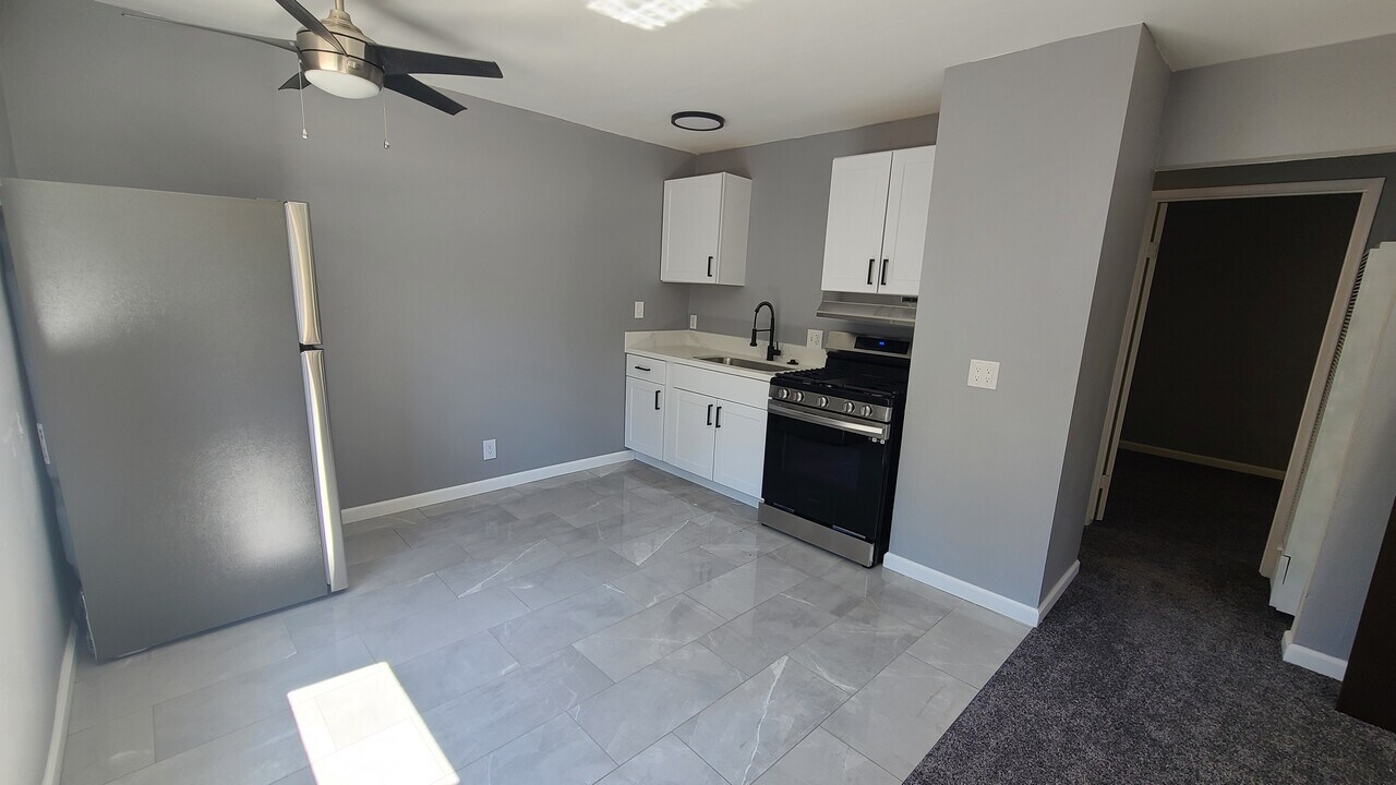 4033 5th St in Riverside, CA - Building Photo