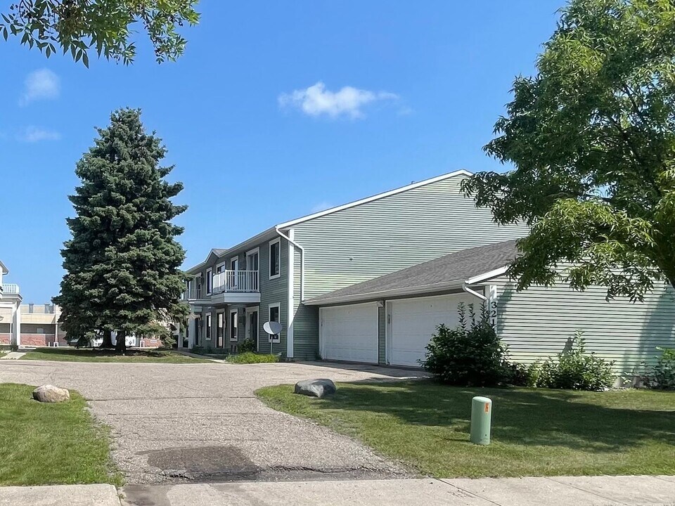 3211 15th Ave S in Fargo, ND - Building Photo