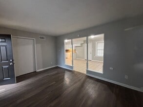 5240 Bitter Creek Dr in Memphis, TN - Building Photo - Building Photo