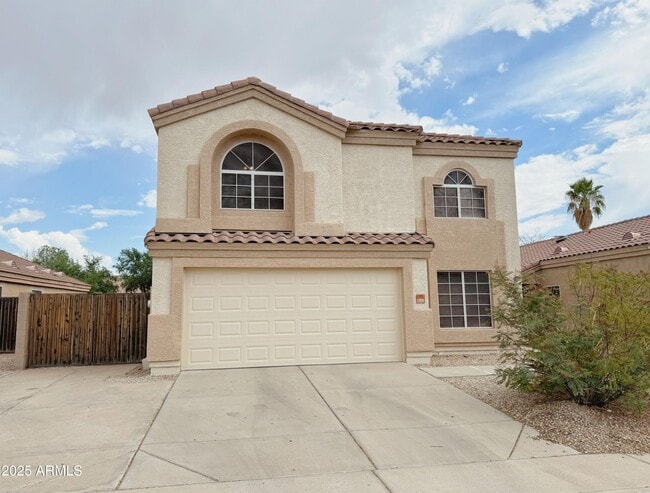 property at 805 S Esmeralda
