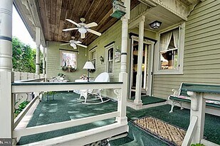 42 Main St N in Trumbauersville, PA - Building Photo