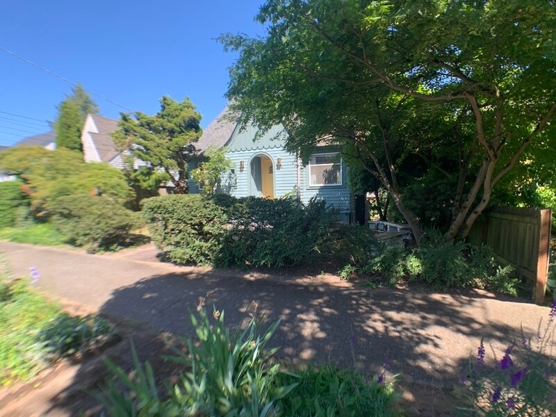 5222 38th Ave NE in Seattle, WA - Building Photo